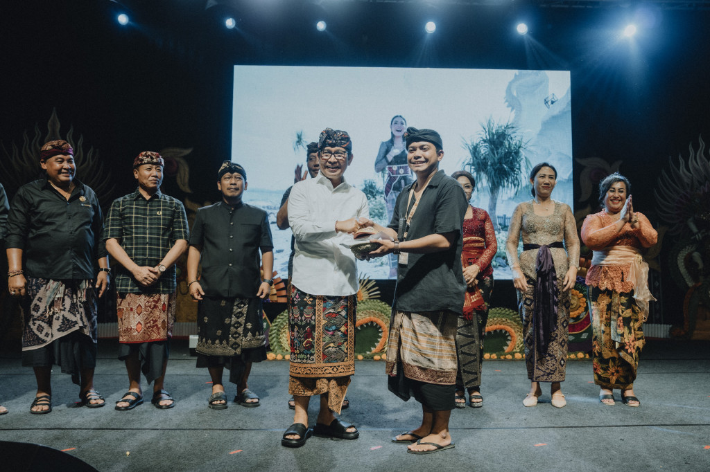 Bupati Badung Tutup Festival Seni Budaya Ke-13 Desa Adat Kuta